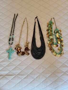 Costume jewelry set - 4 necklaces